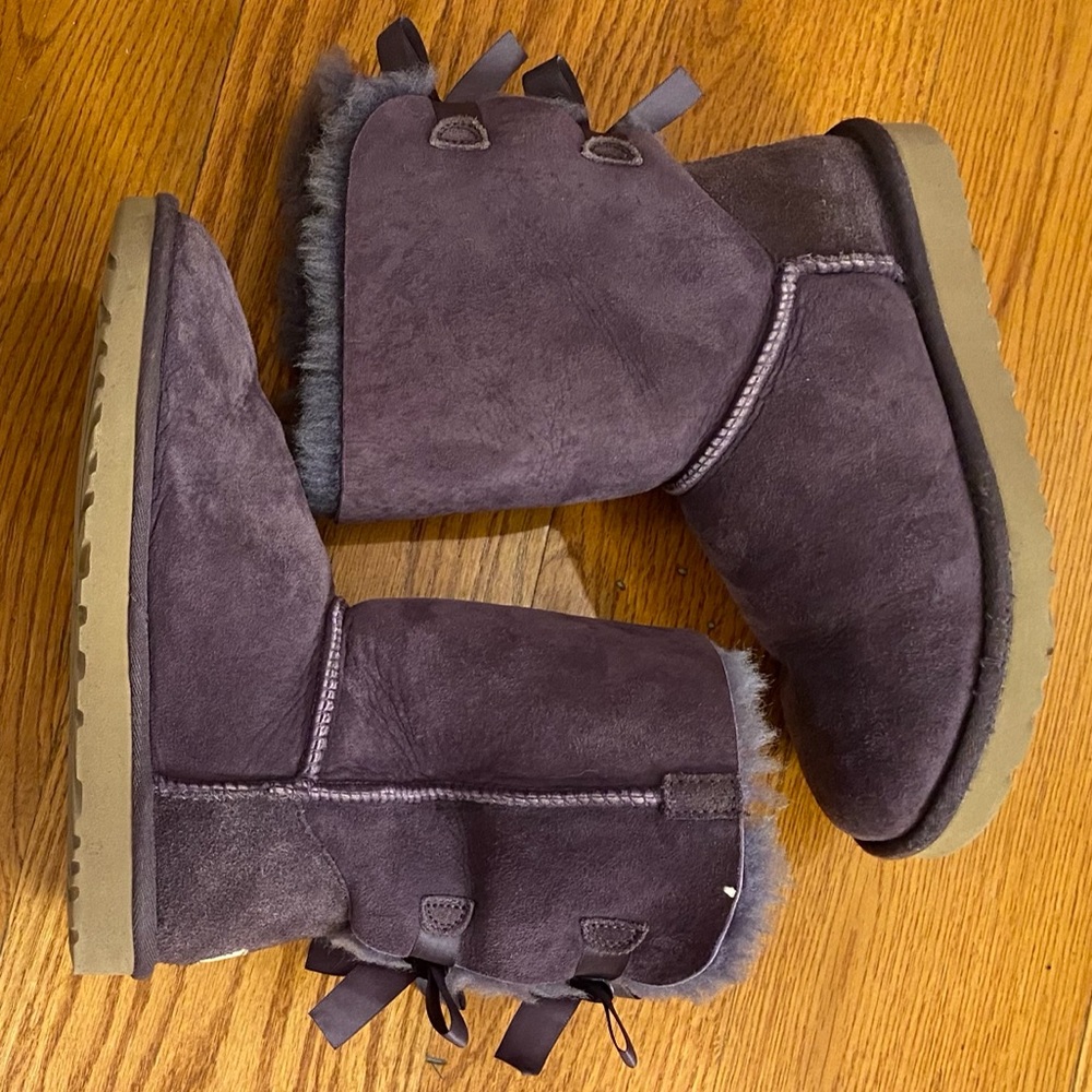 EUC UGG Bailey Bow Boots, Plum